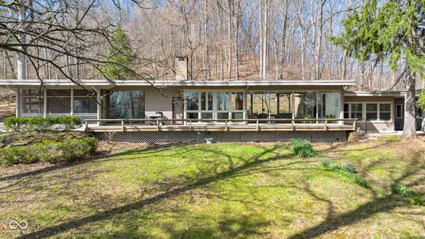 9806 Raintree Drive N, Columbus, IN 47201