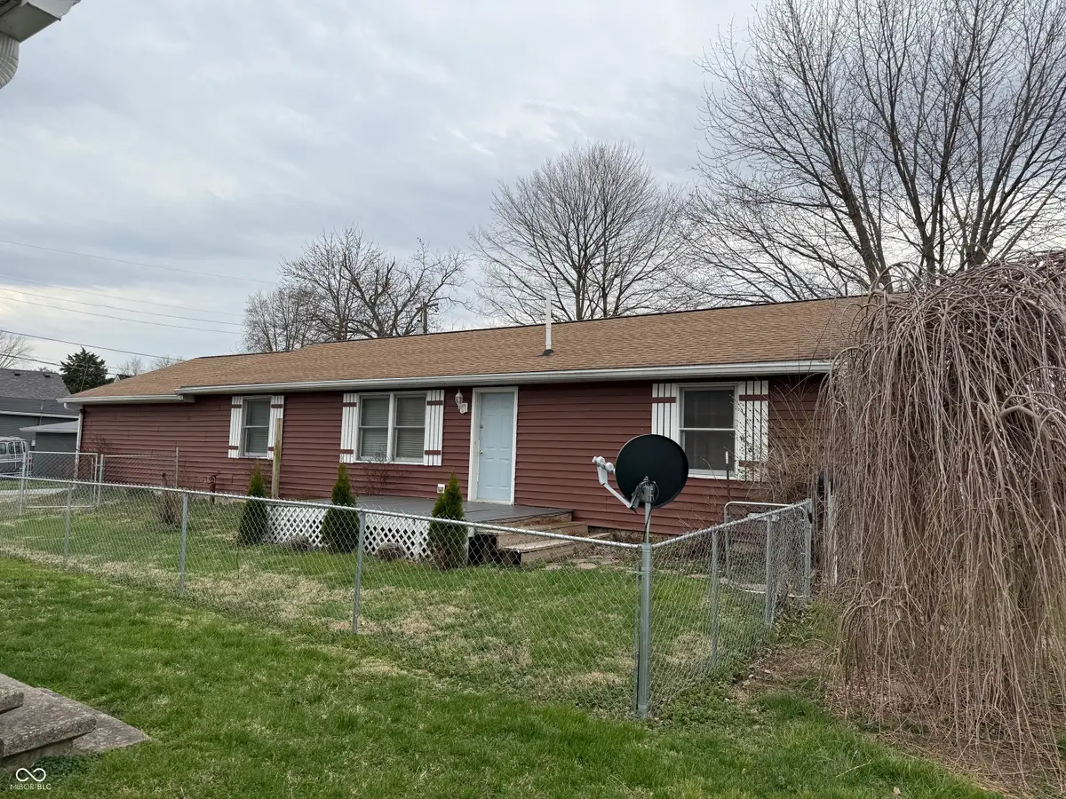 729 E Washington Street, Shelbyville, IN 46176 - #1