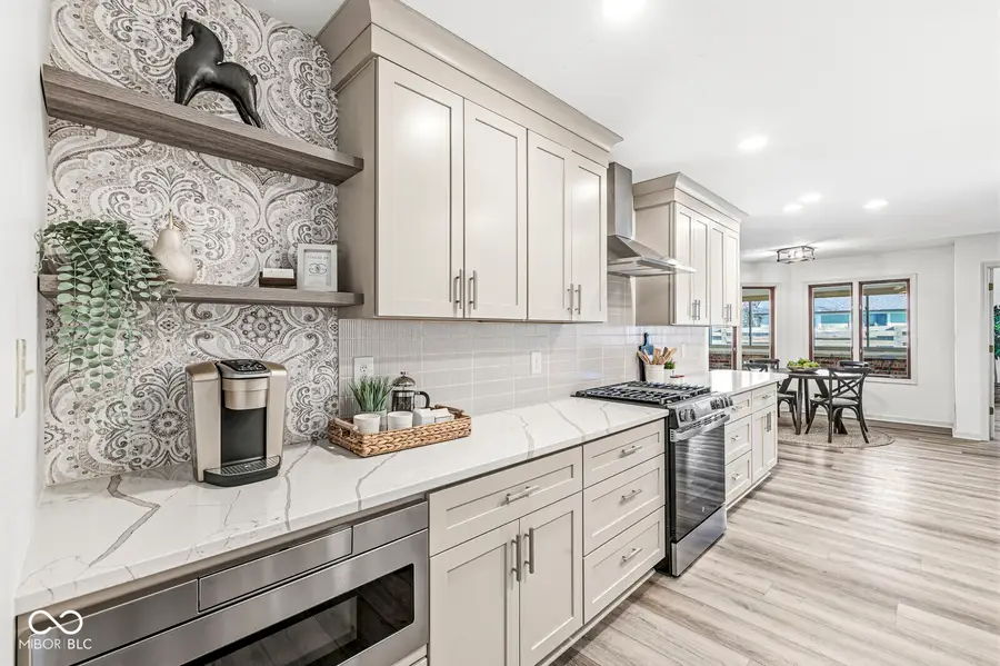 12212 Huntington Circle, Cumberland, IN 46229 - #2