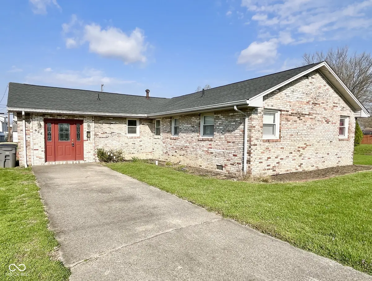 928 S Walnut Street, Seymour, IN 47274 - #1