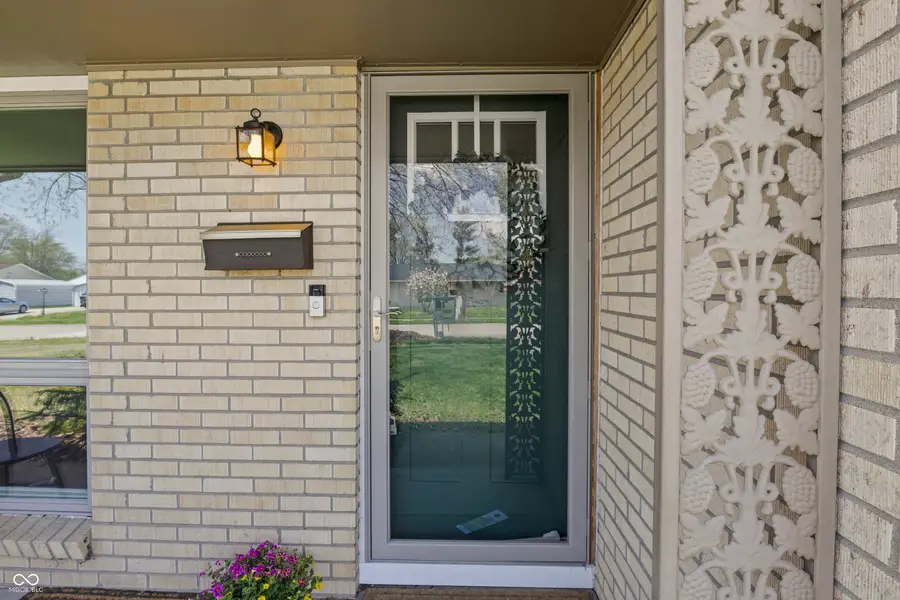 2130 Westline Drive, Columbus, IN 47203 - #2