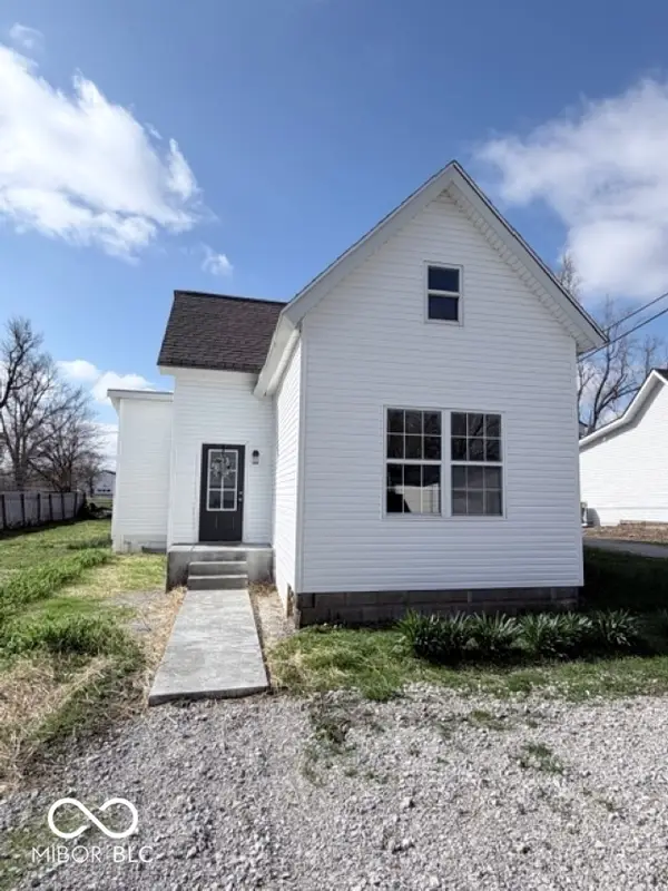 105 E Jefferson Street, Kempton, IN 46049