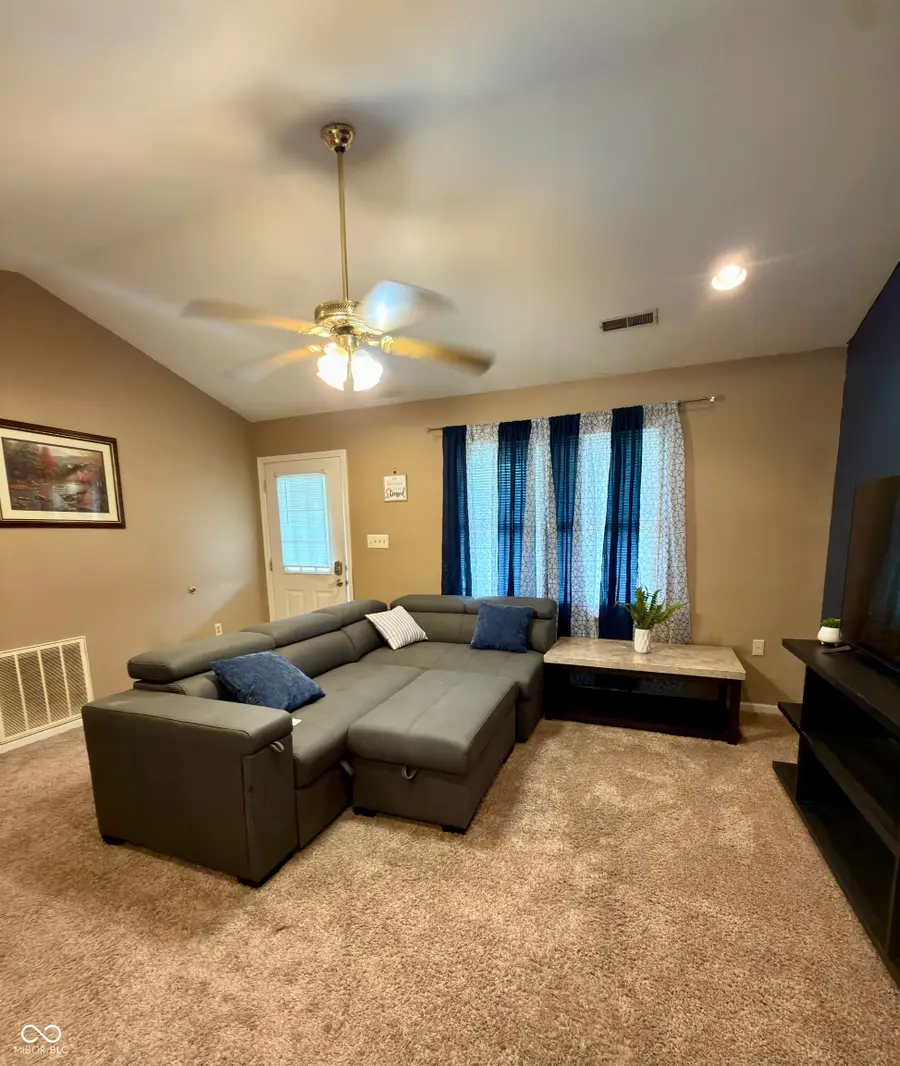 600 N Grant Street, Edinburgh, IN 46124 - #2