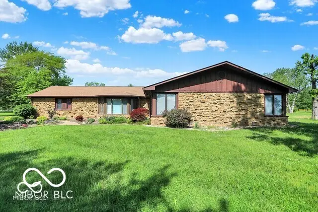 5272 N Graham Road, Whiteland, IN 46184 - #1