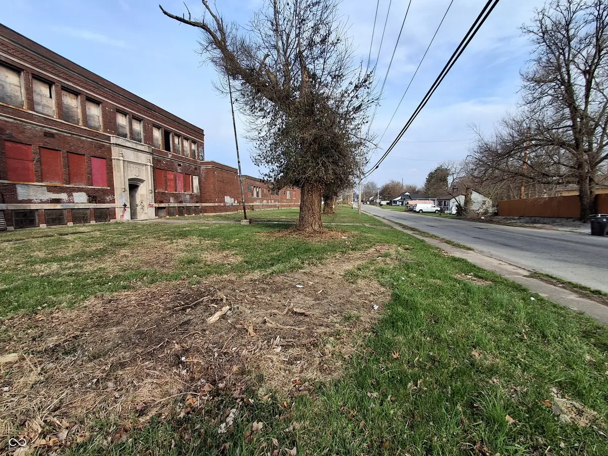 3614 E 36th Street, Indianapolis, IN 46218 - #1