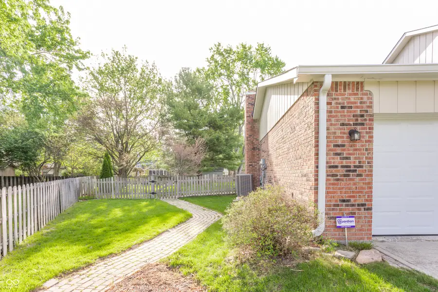 55 Waterford Court, Zionsville, IN 46077 - #3