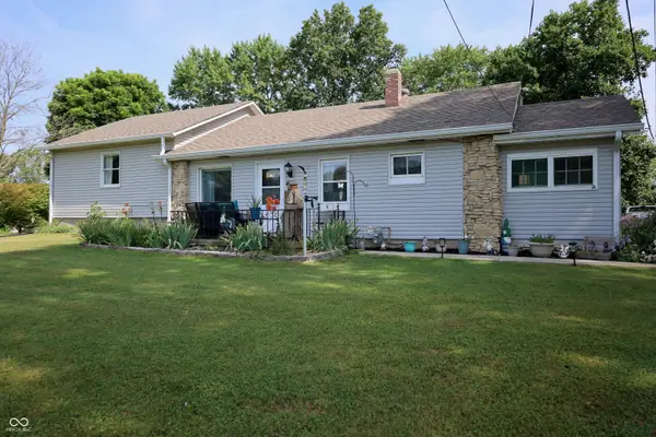 48 W Greencastle Road, Mooresville, IN 46158