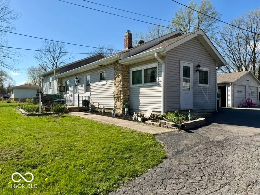 48 W Greencastle Road, Mooresville, IN 46158 - #3