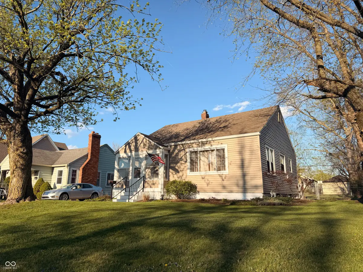 415 N 18th Avenue, Beech Grove, IN 46107 - #1