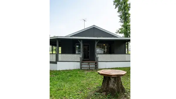 3259 W Vacation Way, Albion, IN 46701