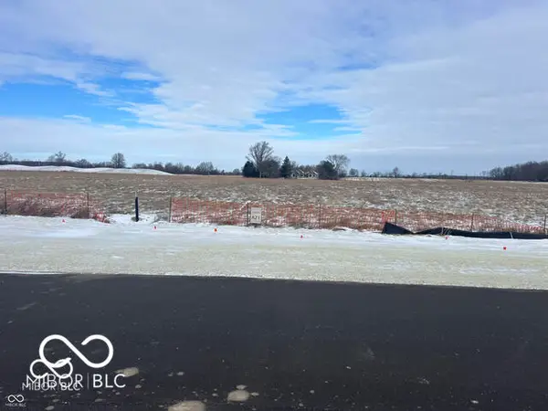 9280 Highpointe Lane, Zionsville, IN 46077