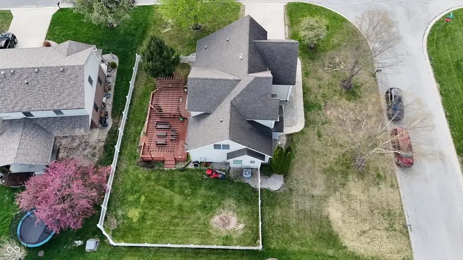 8605 Shamrock Lane, Yorktown, IN 47396 - #3