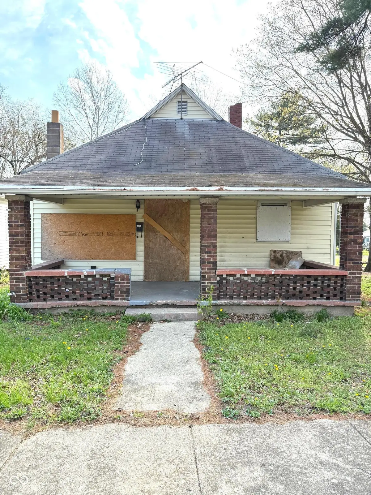2129 N 23rd Street, Terre Haute, IN 47804 - #1