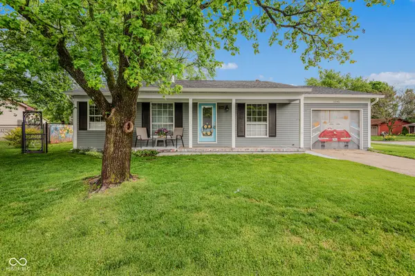 5240 Vinewood Court, Columbus, IN 47203