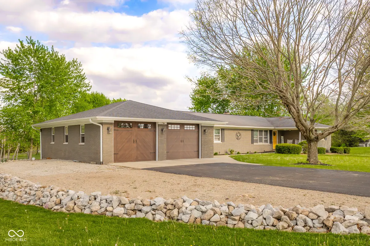 8101 N County Road 825 E, Hope, IN 47246 - #1