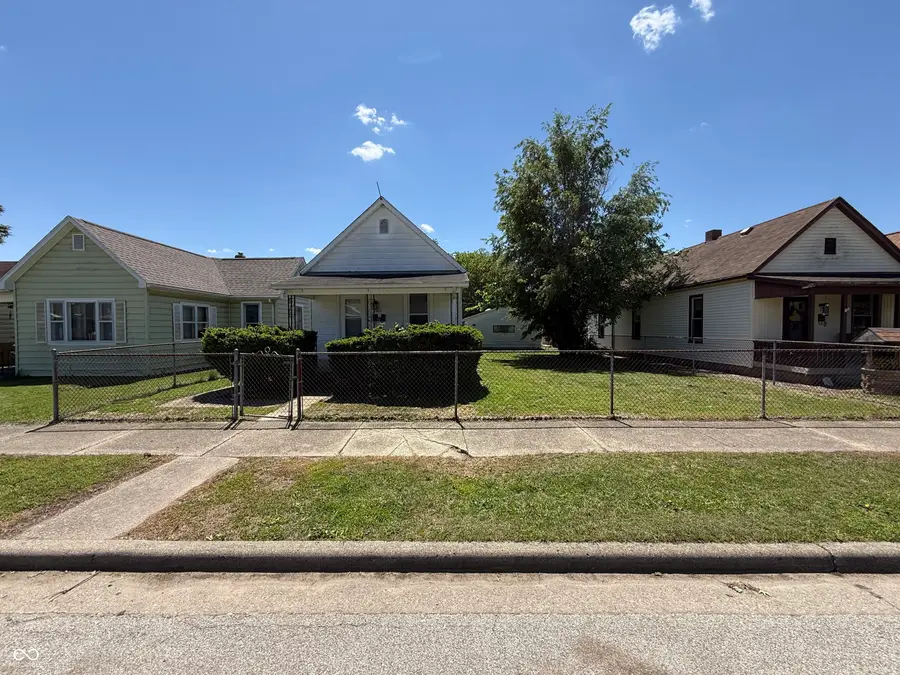 2423 3rd Avenue, Terre Haute, IN 47807 - #2