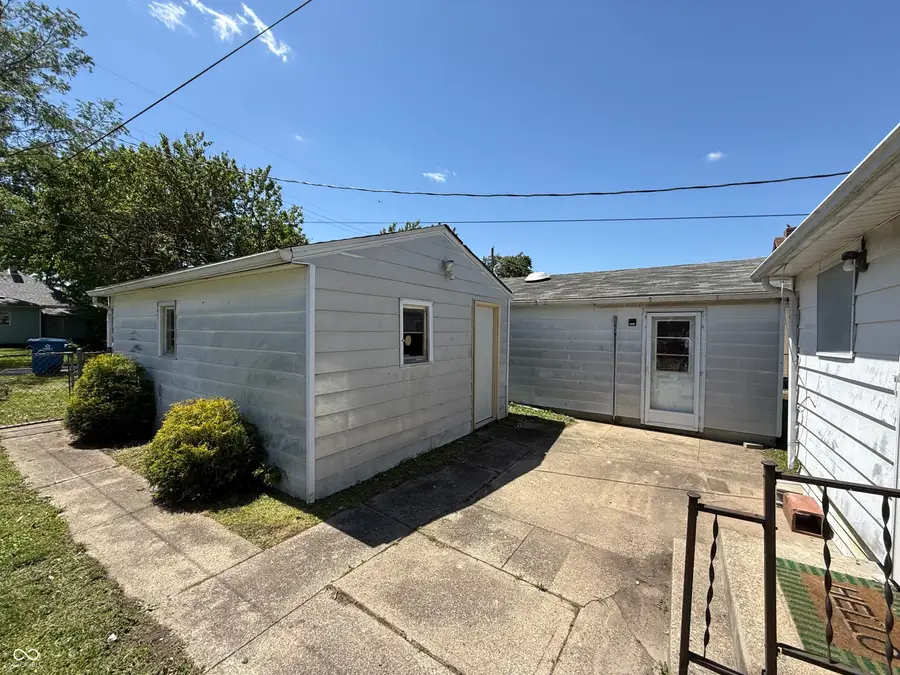 2423 3rd Avenue, Terre Haute, IN 47807 - #3