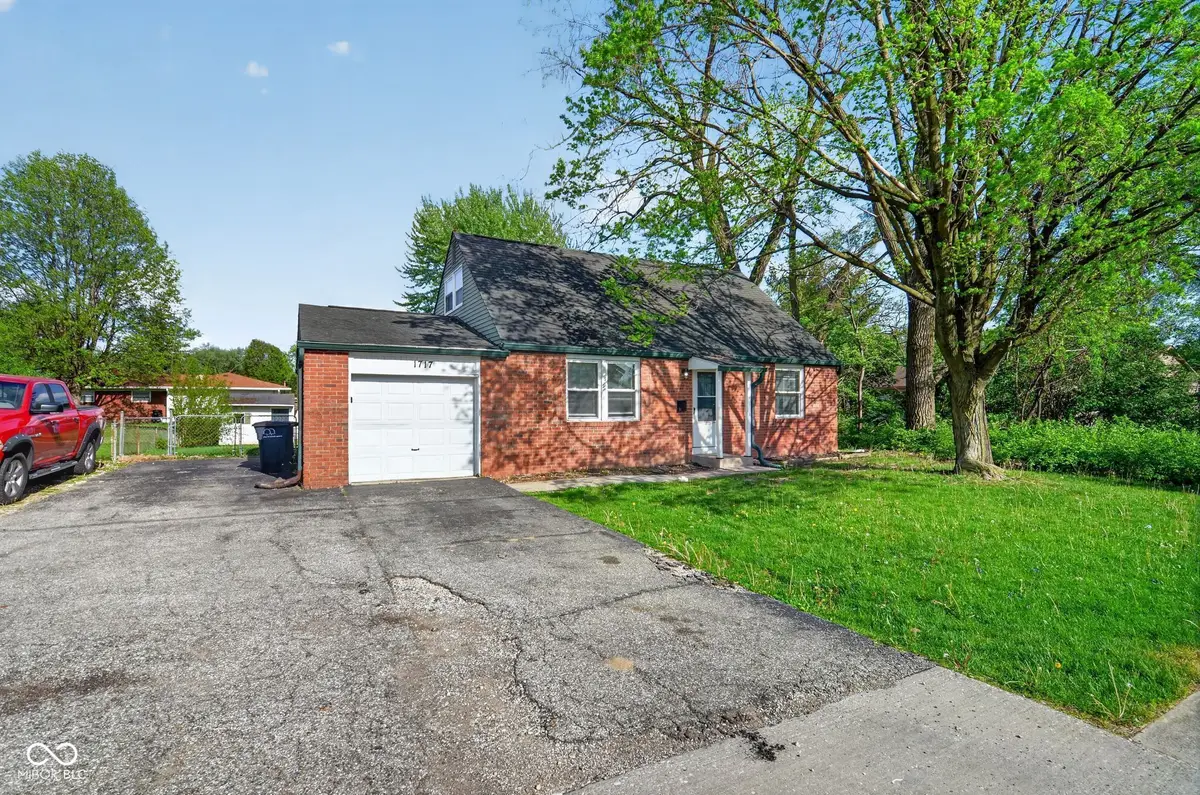 1717 S 9th Avenue, Beech Grove, IN 46107 - #1