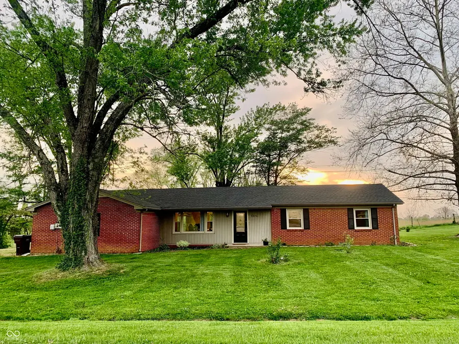 5574 S Holiday Drive, Columbus, IN 47203 - #3