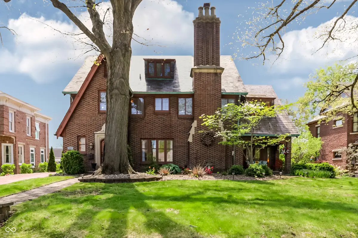 403 E Wabash Avenue, Crawfordsville, IN 47933 - #1