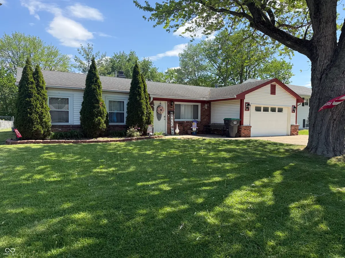 829 Delbrook Drive, Whiteland, IN 46184 - #1