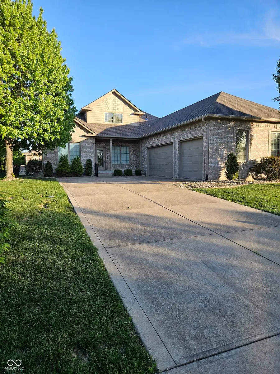 2845 Bloomsbury N, Greenwood, IN 46143 - #2