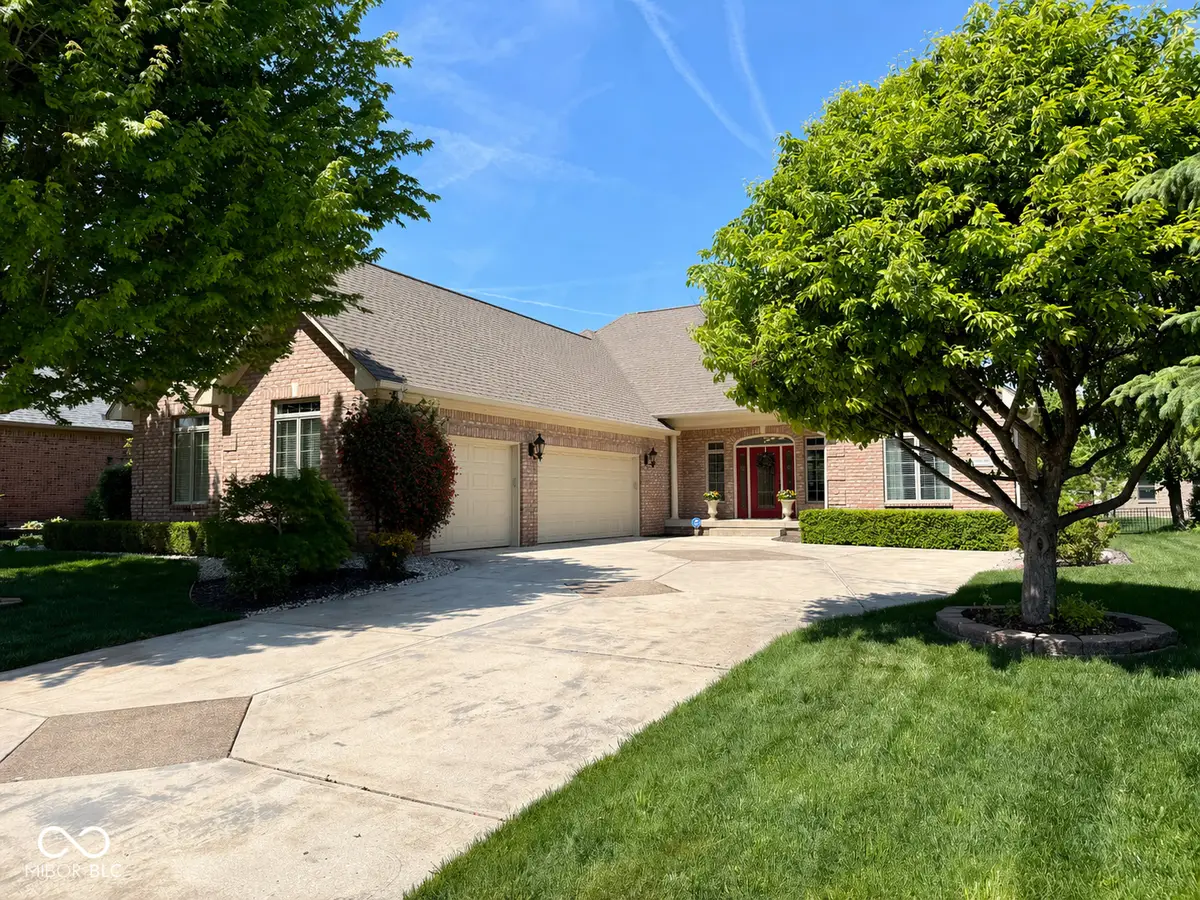 2868 Bloomsbury S, Greenwood, IN 46143 - #1