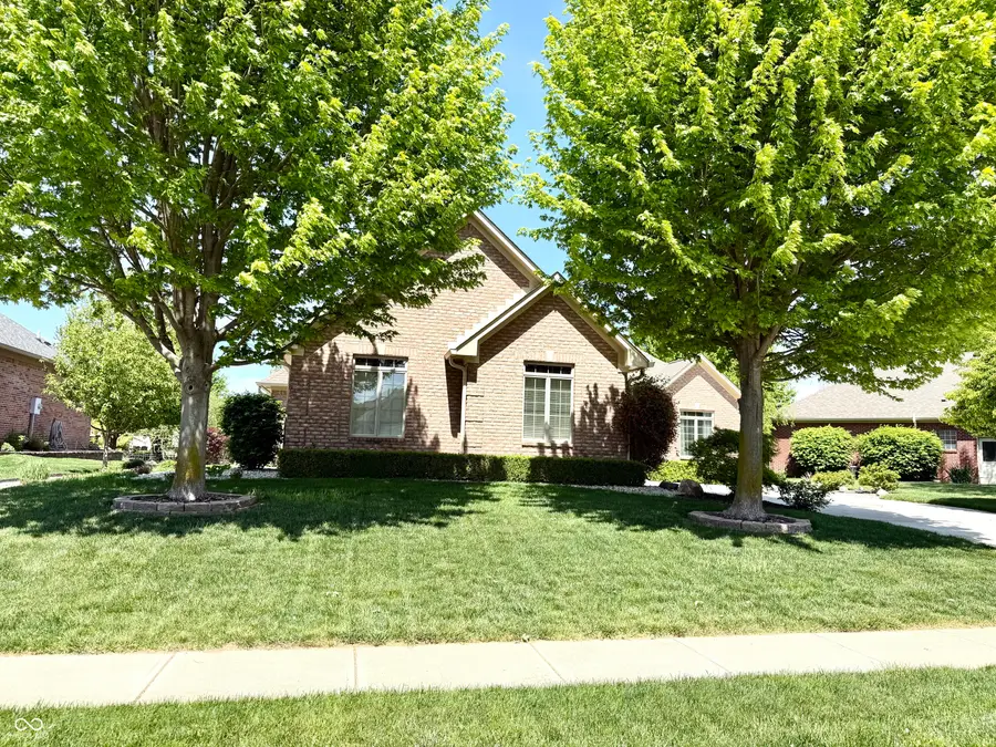 2868 Bloomsbury S, Greenwood, IN 46143 - #2