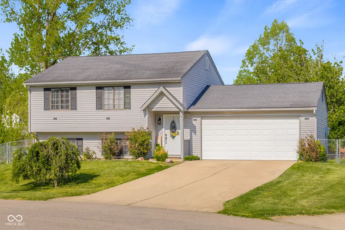 8221 N Chaucer Court, Columbus, IN 47201 - #1