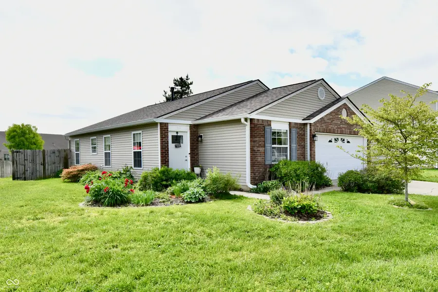 1621 Blue Grass Parkway, Greenwood, IN 46143 - #2