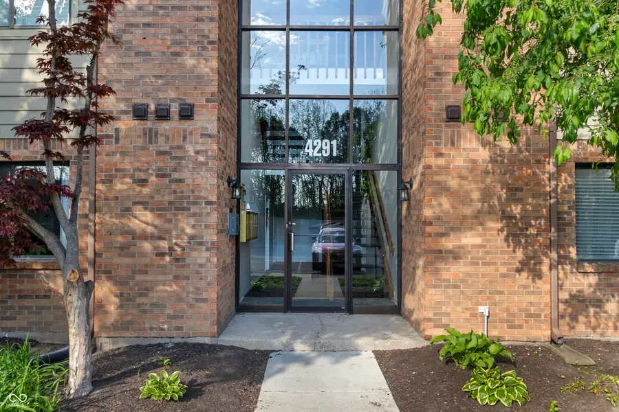 4291 Village Parkway Circle W #APT 2, Indianapolis, IN 46254 - #2
