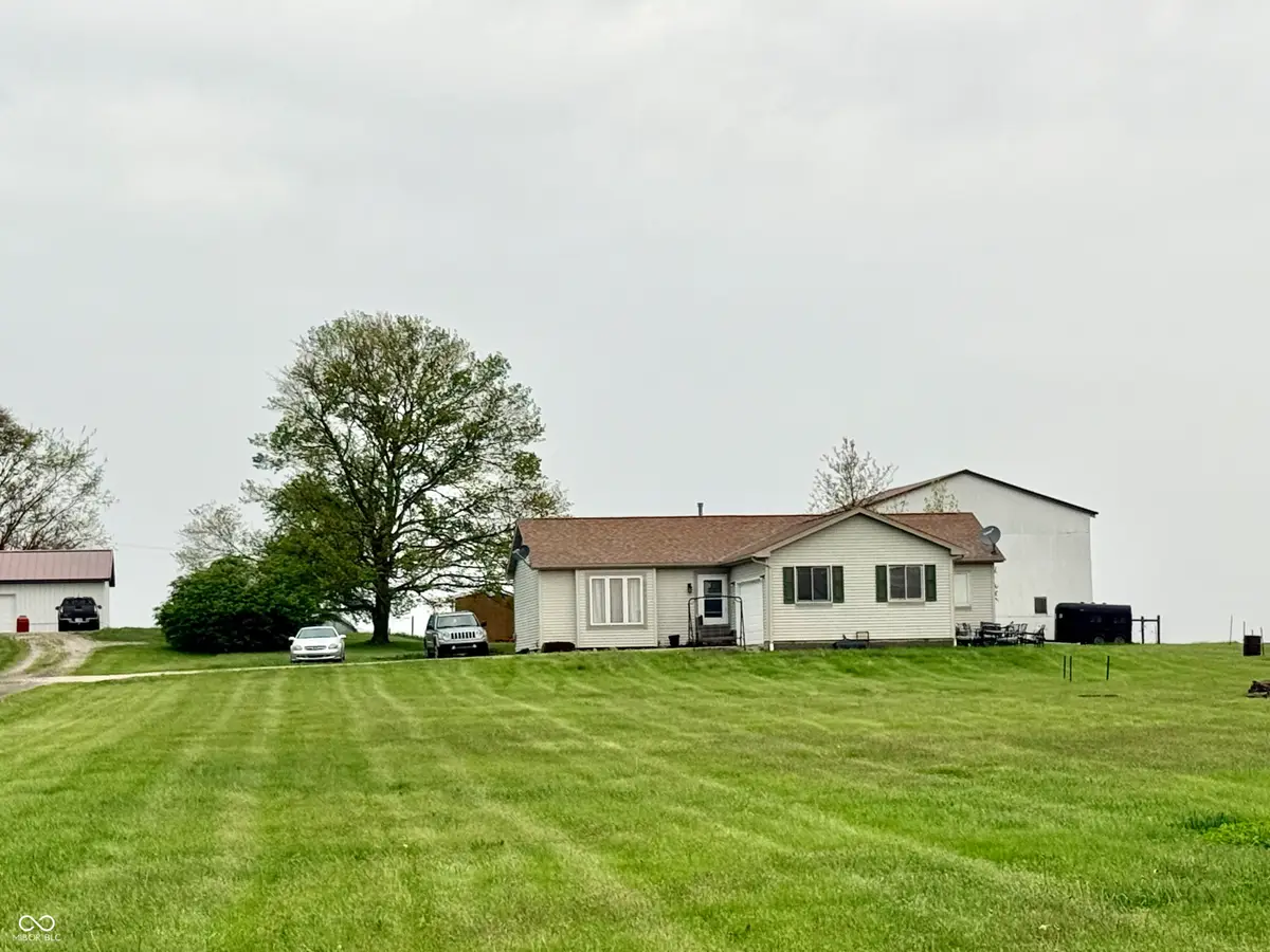 2756 E Short Road, Veedersburg, IN 47987 - #1