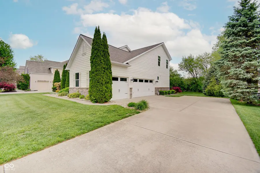 3219 Cimmaron Ash Drive, Zionsville, IN 46077 - #2