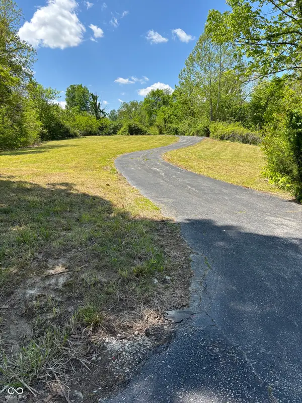 472 Rolling Hills Drive, Martinsville, IN 46151