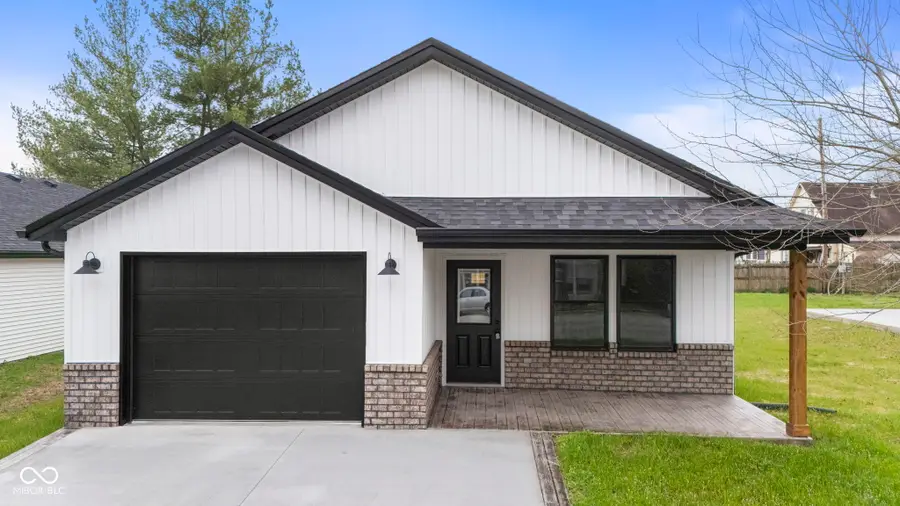 633 W Cherry Street, Scottsburg, IN 47170 - #2