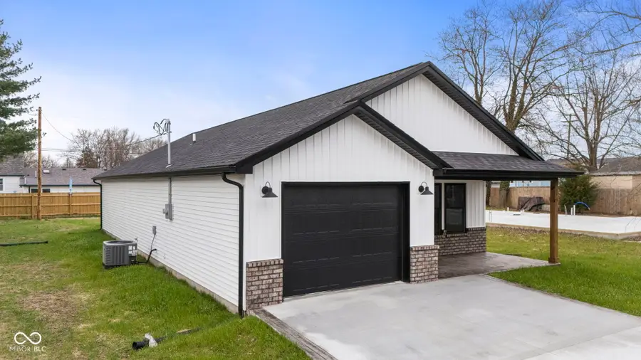 633 W Cherry Street, Scottsburg, IN 47170 - #3