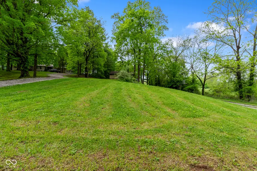 221 W Chester Drive, Ellettsville, IN 47429 - #2