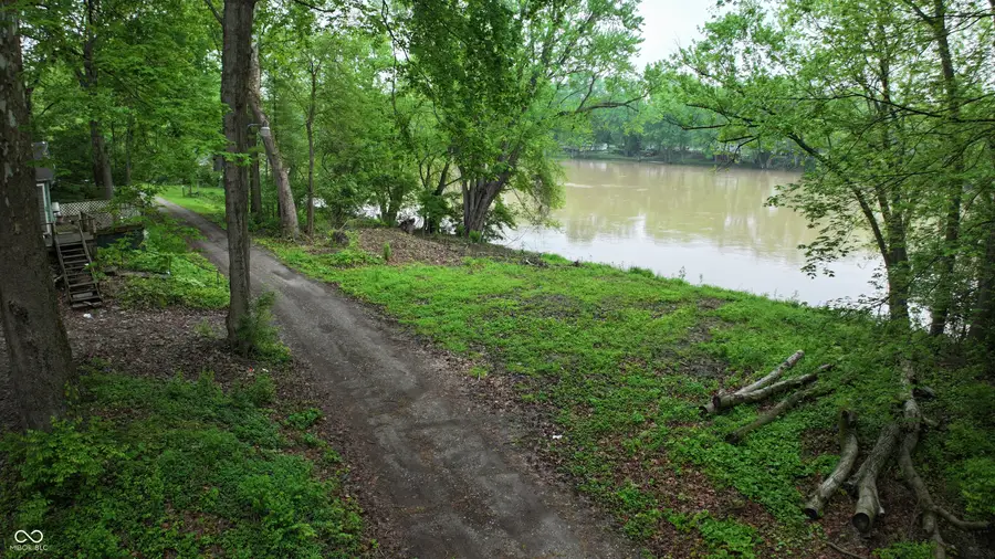2426 W Gleitze Drive, Logansport, IN 46947 - #3