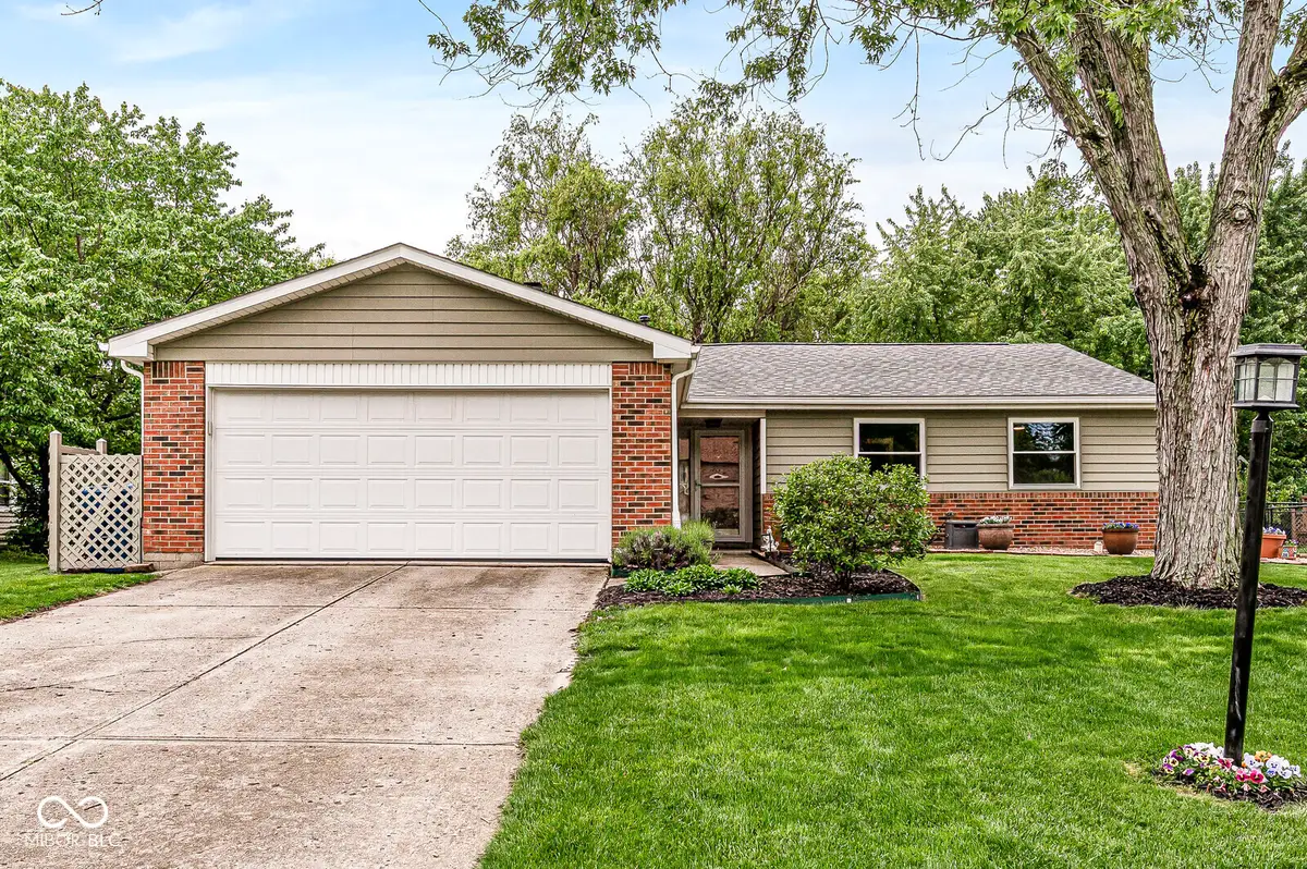 611 Sunblest Boulevard S, Fishers, IN 46038 - #1