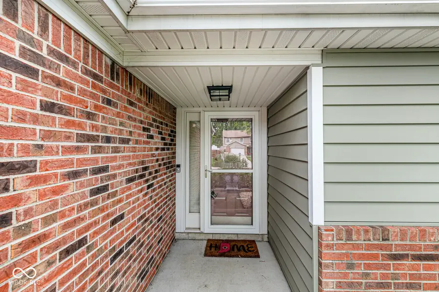 611 Sunblest Boulevard S, Fishers, IN 46038 - #3