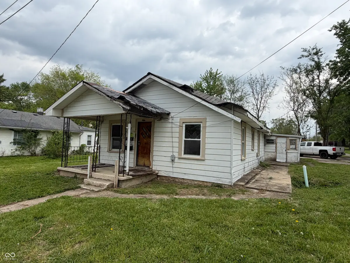 1206 E 37th Street, Anderson, IN 46013 - #1