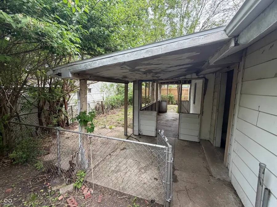 1206 E 37th Street, Anderson, IN 46013 - #3