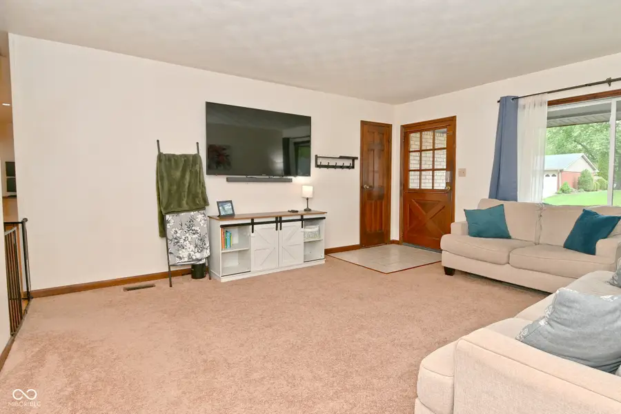 117 E Tilden Drive, Brownsburg, IN 46112 - #3