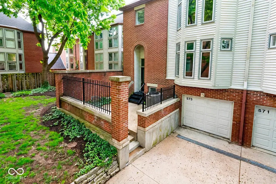 575 Lockerbie Circle S, Indianapolis, IN 46202 - #2