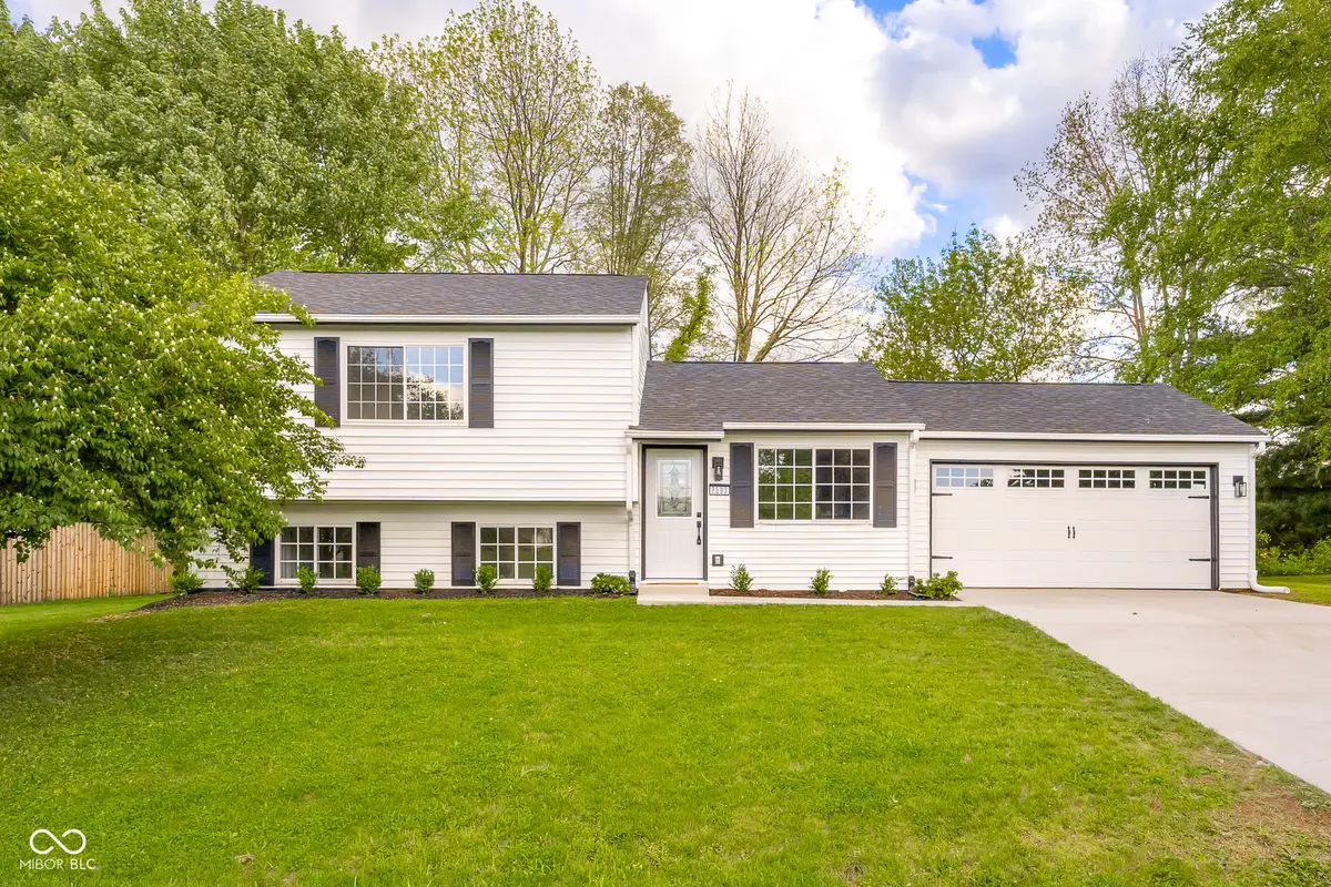 2593 Chaucer Drive, Columbus, IN 47201 - #1