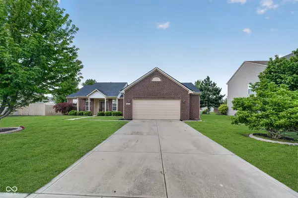 8662 Claverdon Lane, Avon, IN 46123