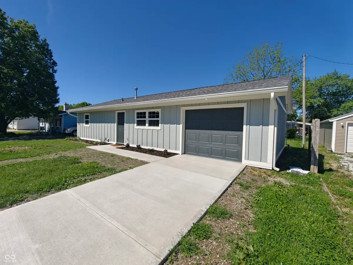 407 Eberhart Drive, Shelbyville, IN 46176 - #1