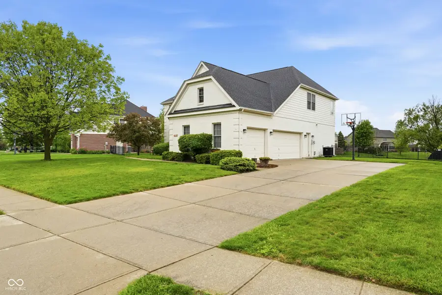 4276 Honeysuckle Lane, Zionsville, IN 46077 - #3