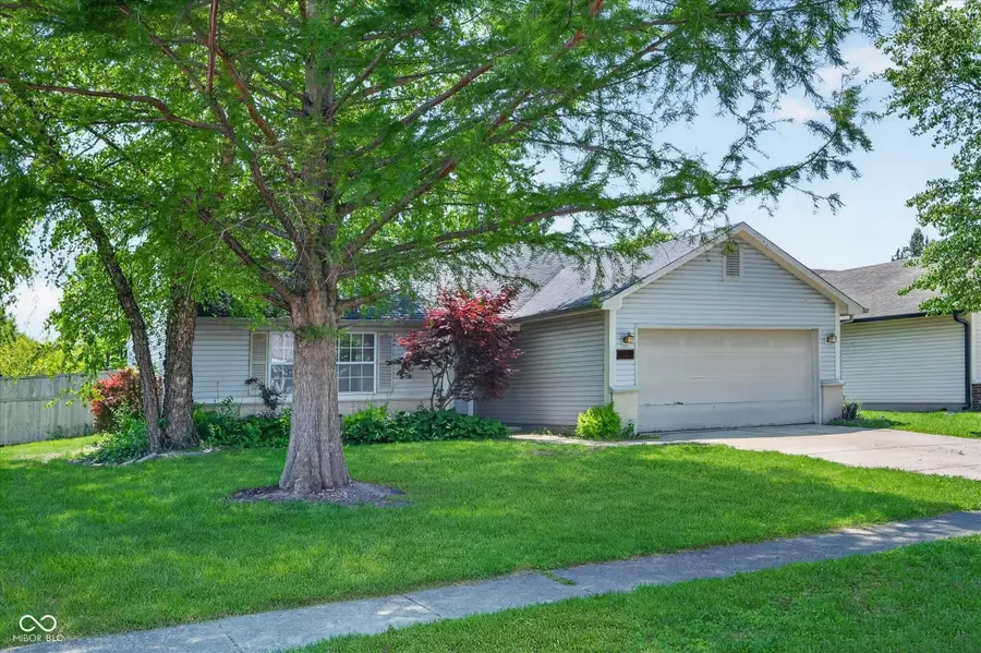 27 Lake Drive S, Brownsburg, IN 46112 - #3