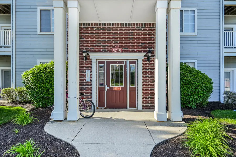 5019 Amber Creek Place #208, Indianapolis, IN 46237 - #3